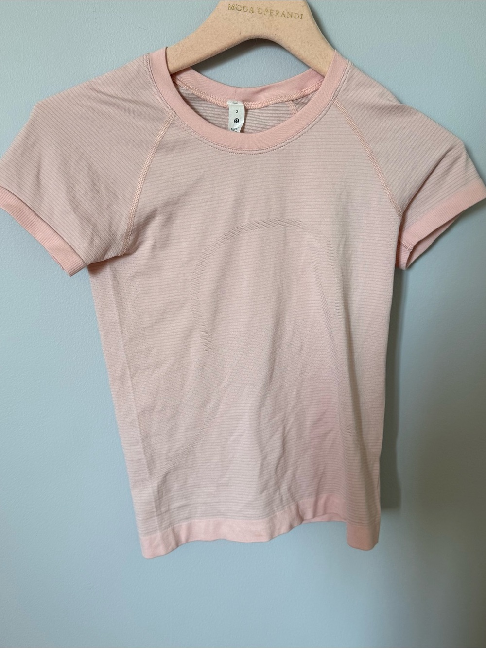 Lululemon Light Pink Swiftly Tech Short Sleeve 2.0 Race Length Size 2